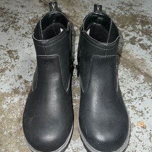 Wonder Nation Black Boots Sturdy and Water-Resistant